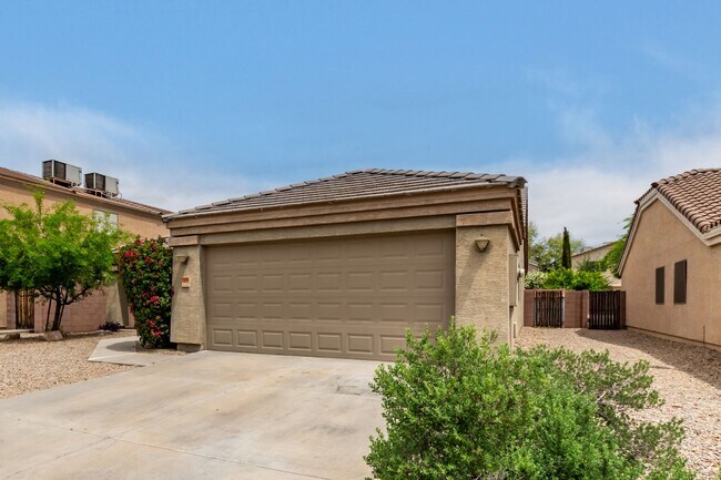 Building Photo - Single-Story 3 Bedroom Home in Rancho El Mirage