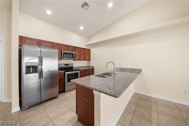 Building Photo - 2820 SW 7th Pl