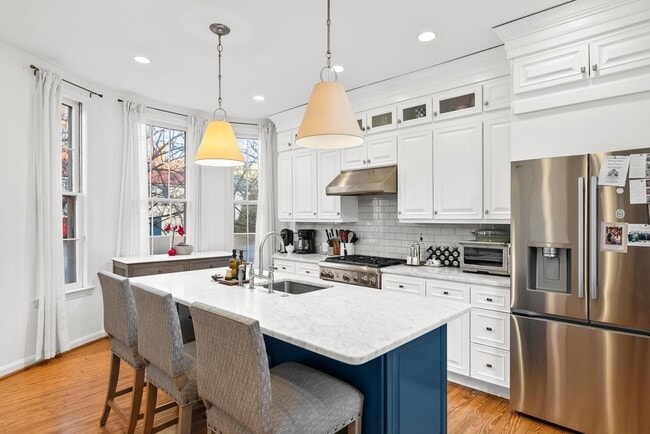 Building Photo - 400 S Lee St