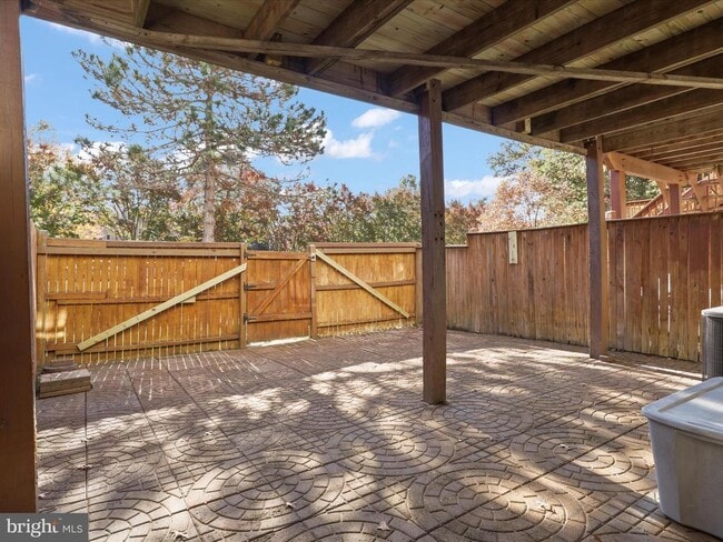 Building Photo - 6751 Cardinal Woods Ct