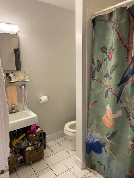 Building Photo - 550-552 Columbus Ave. Unit 4