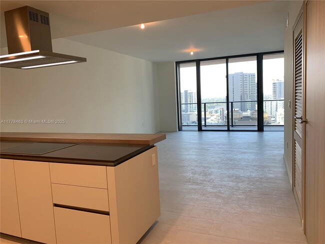 Building Photo - 1000 Brickell Plaza