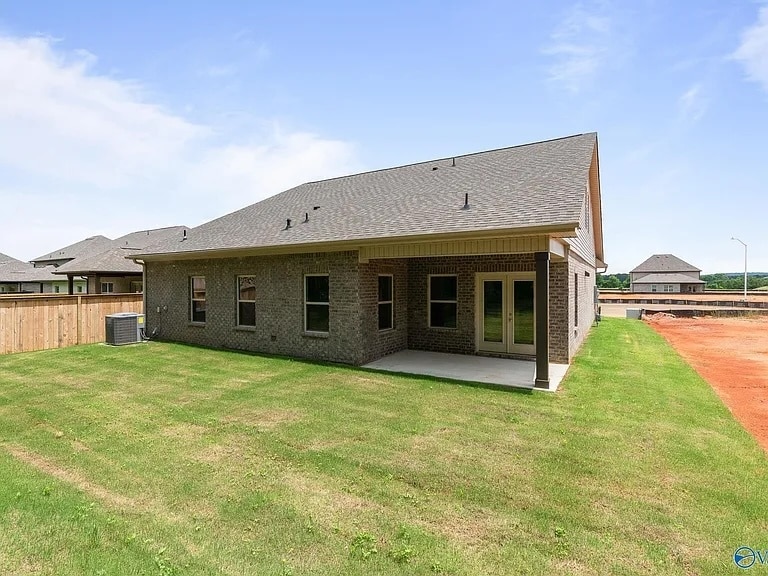 Backyard - 104 Striker Ln