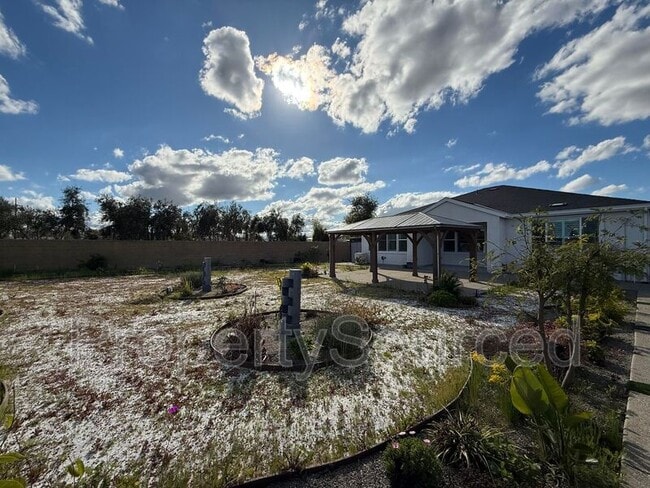 Building Photo - 1136 Crescent Ave