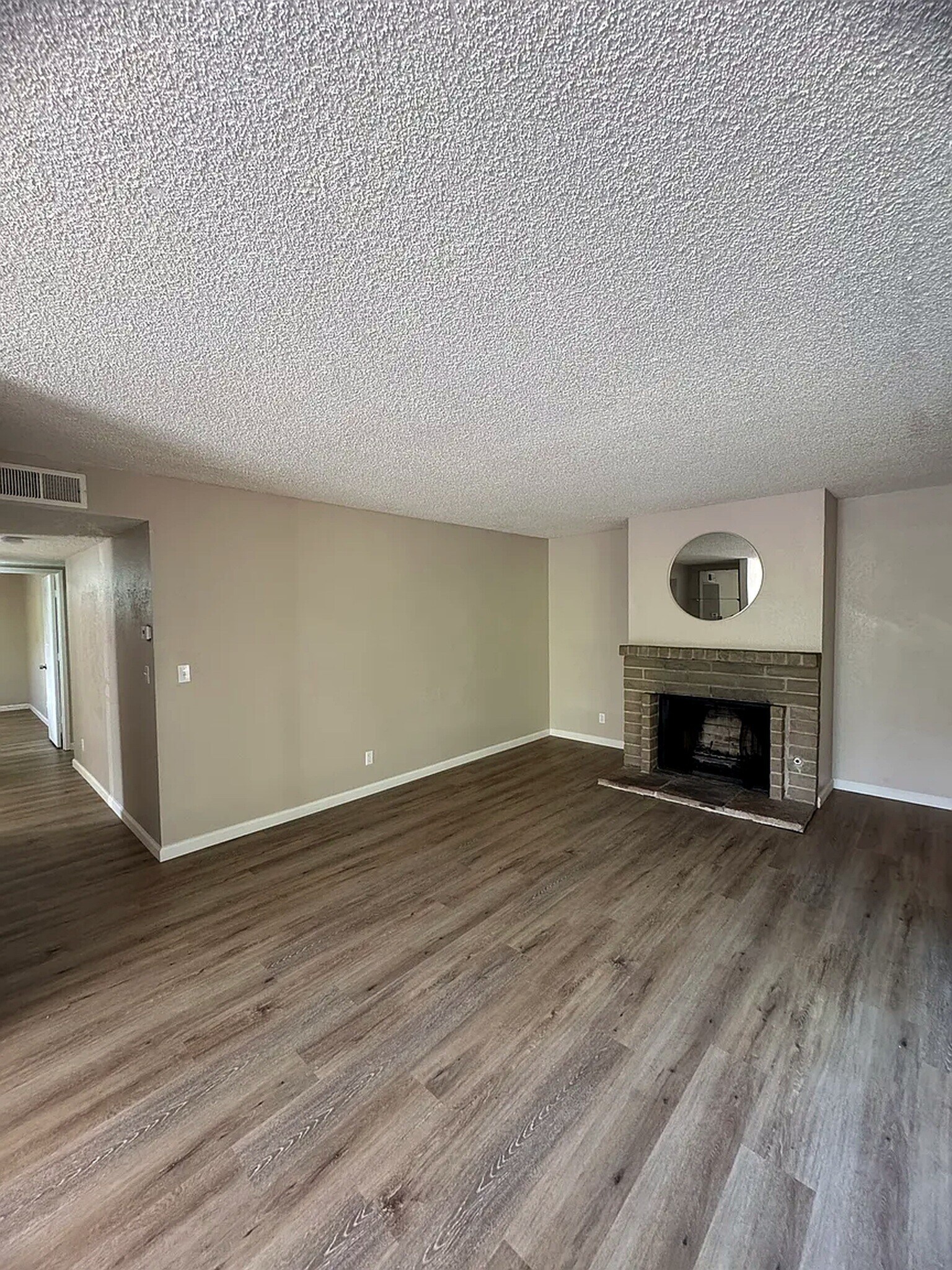 Building Photo - 118 Yorkshire Ct