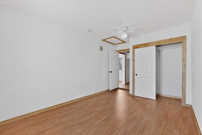 Building Photo - Rural South Valley 4 Bedroom  1.75 Bath 1256/sf