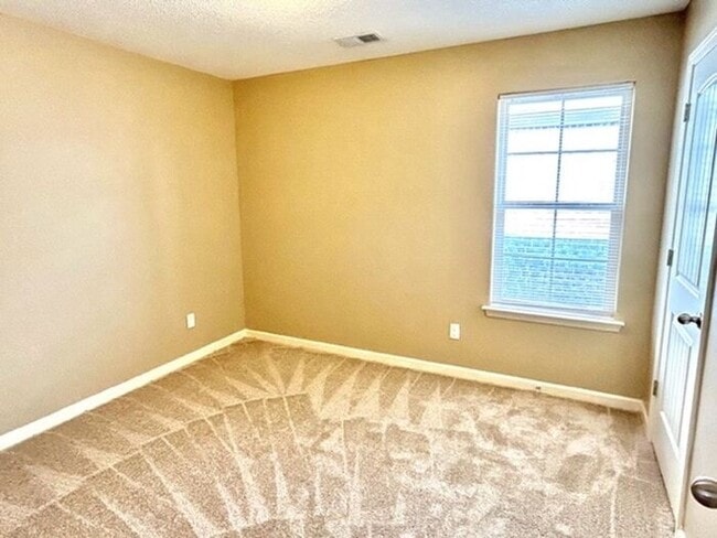 Building Photo - Tired Of Apartment Living? Check Out This ...