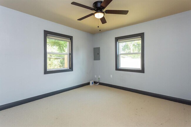 Building Photo - 510 Jerry St