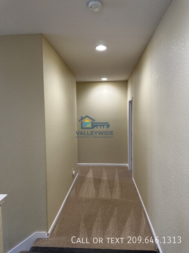 Building Photo - 2704 Acapulco Way