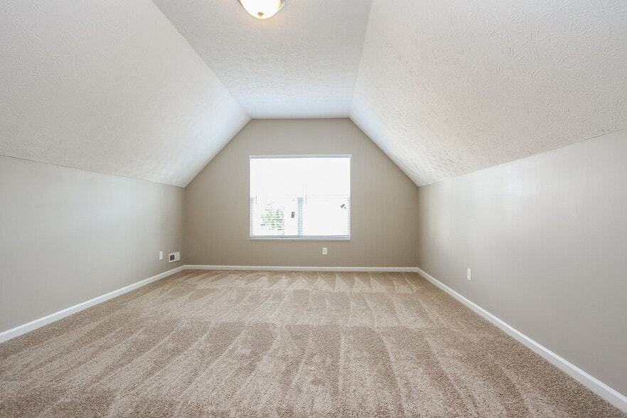 Building Photo - 931 Kimberly Ave