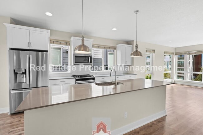 Building Photo - 17325 SW Goldcrest Ln