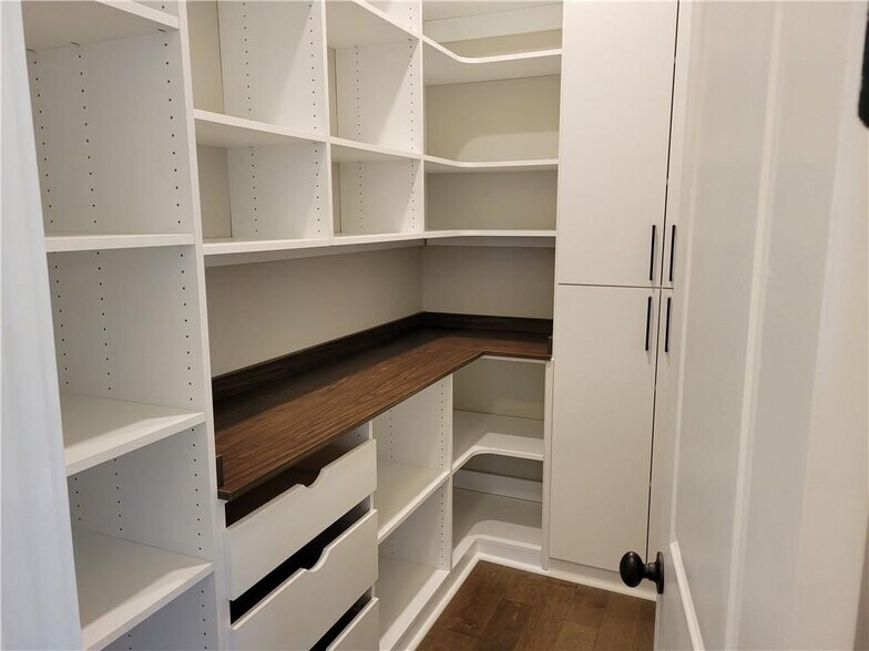 Building Photo - 222 Napa