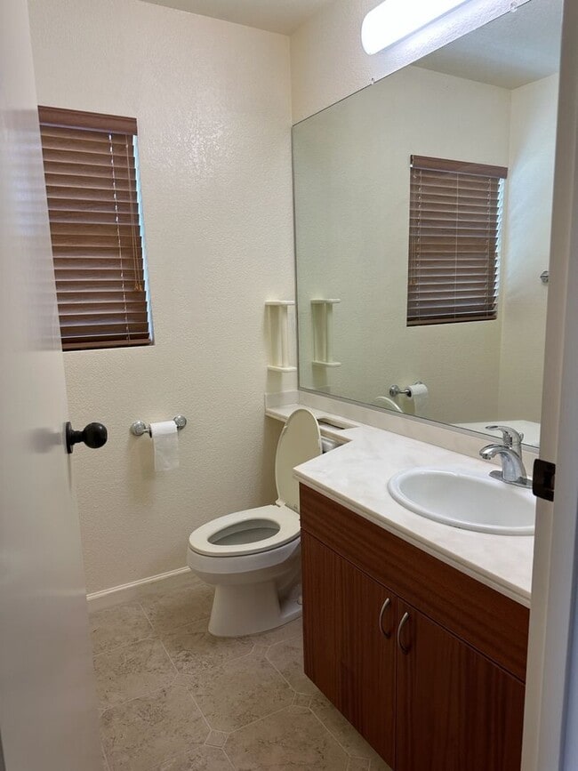 Building Photo - 4 bedroom 2.5 bath single family home in Mililani