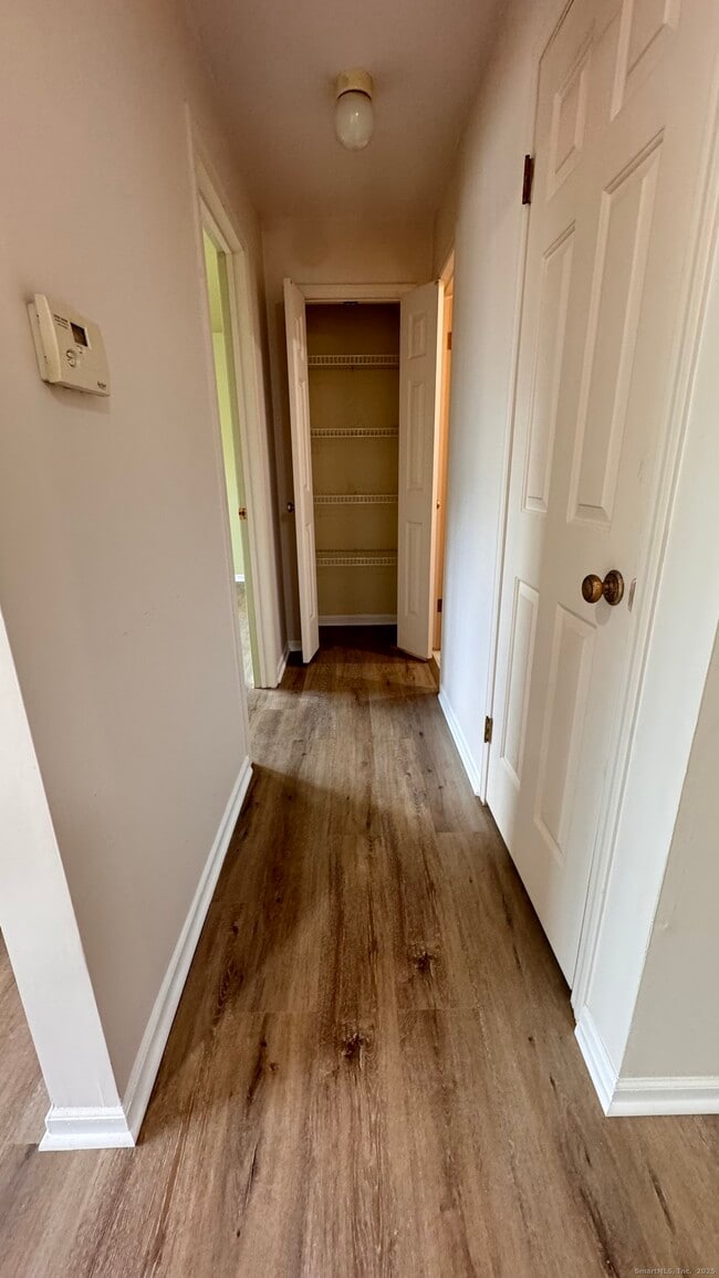 Building Photo - 25 Janet Cir