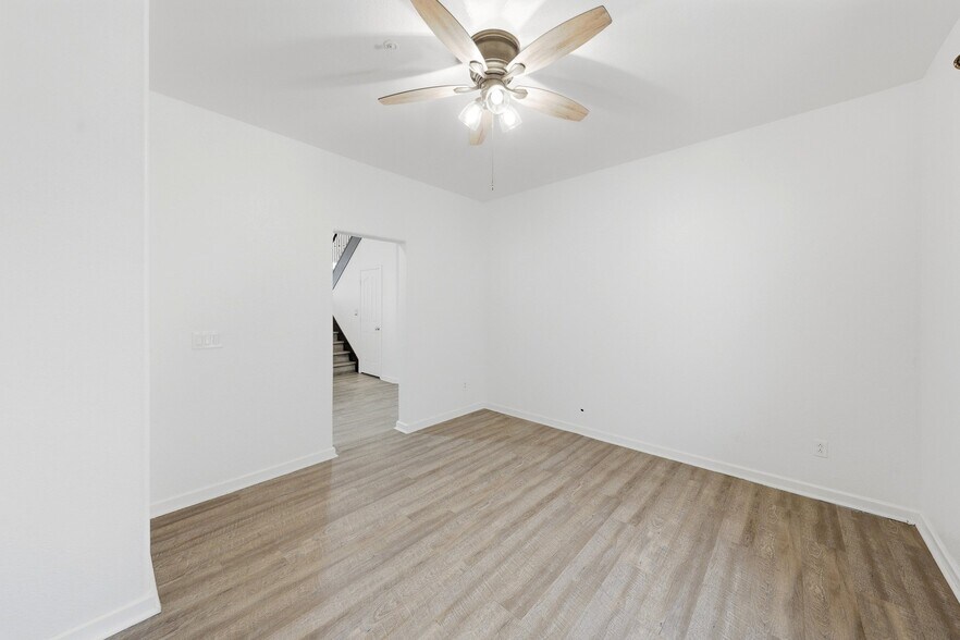 Building Photo - 12175 W Chase Ln