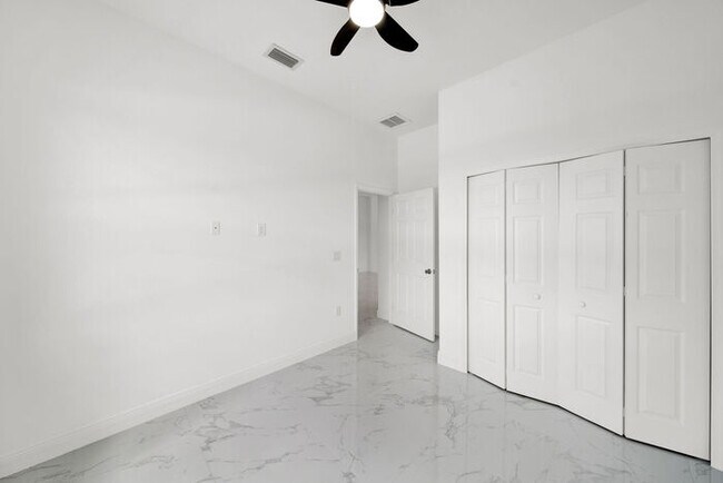 Building Photo - 4766 Nelson Dr