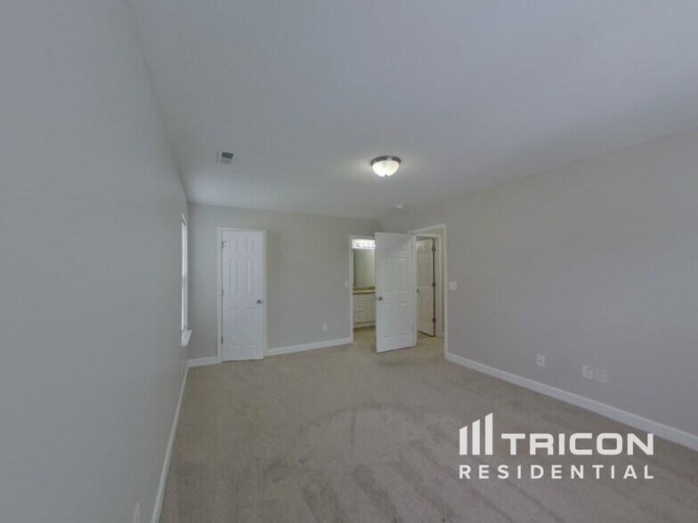 Building Photo - 4156 Broadstairs Dr SW