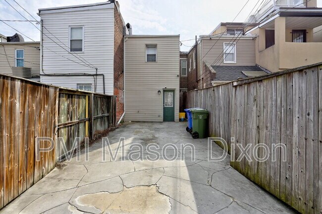 Building Photo - 18 N Patterson Park Ave