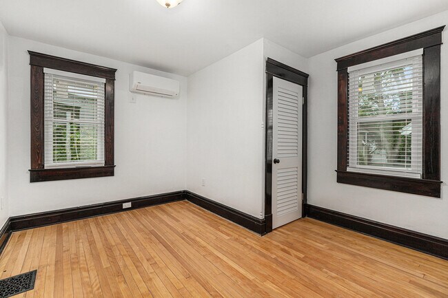 Building Photo - 1208 Olivia Ave