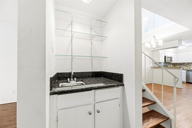 Building Photo - 14515 Wunderlich Dr