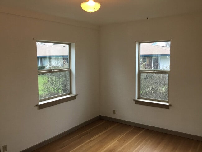 Building Photo - 3 Bedroom Duplex in Whiteaker Neighborhood