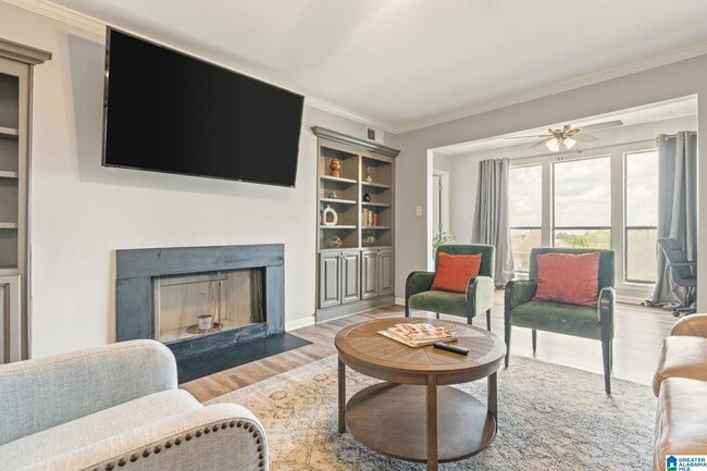 Building Photo - 1909 16th Ave S