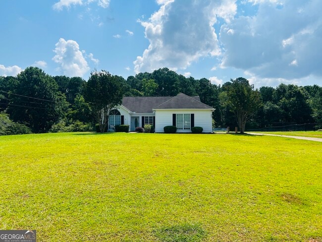 Building Photo - 210 Shamrock Way