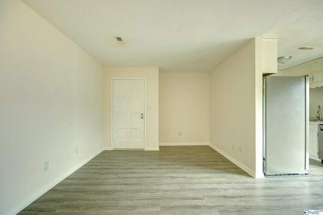 Building Photo - 2225 Golf Rd SW