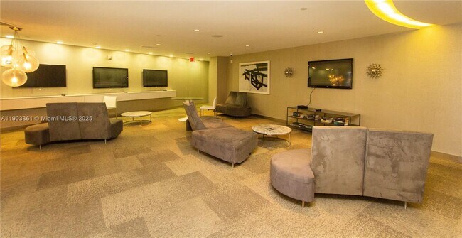 Building Photo - 92 SW 3rd St