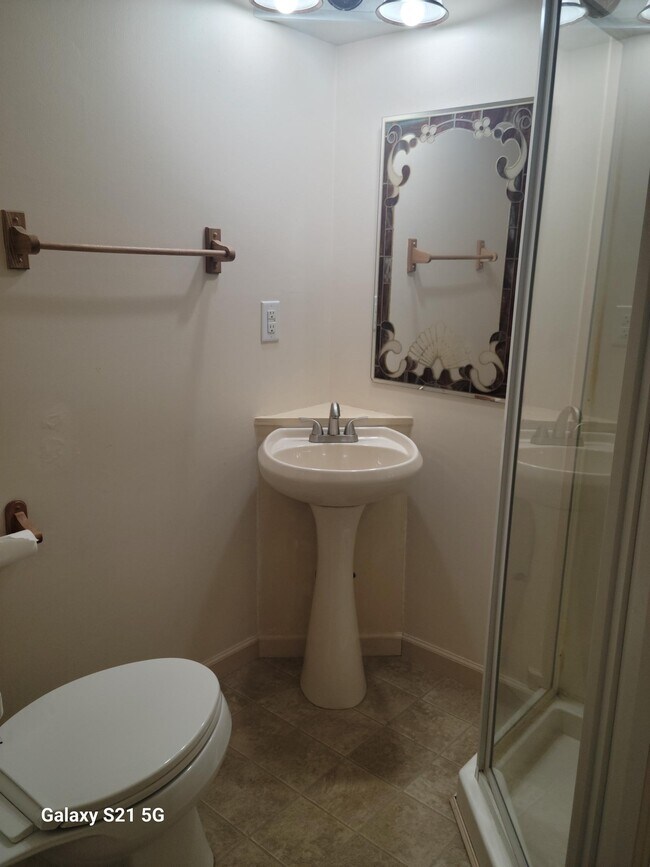 Building Photo - 140 Shelley Ln