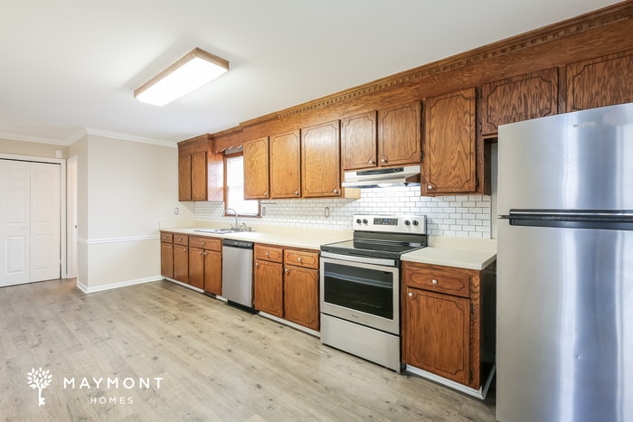 Building Photo - 602 Creek Dr