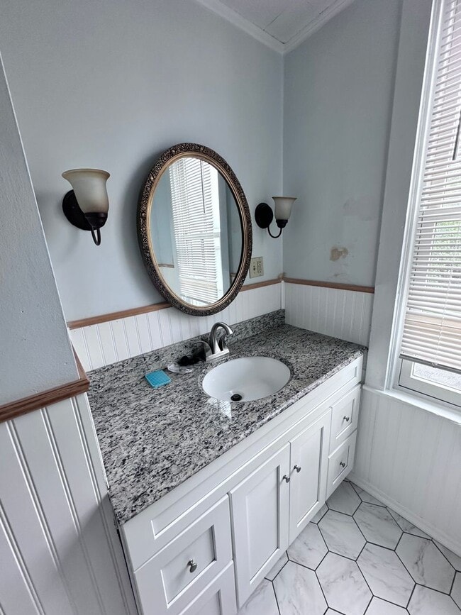 Building Photo - Charming 3 Bedroom Home in Mt.Joy!