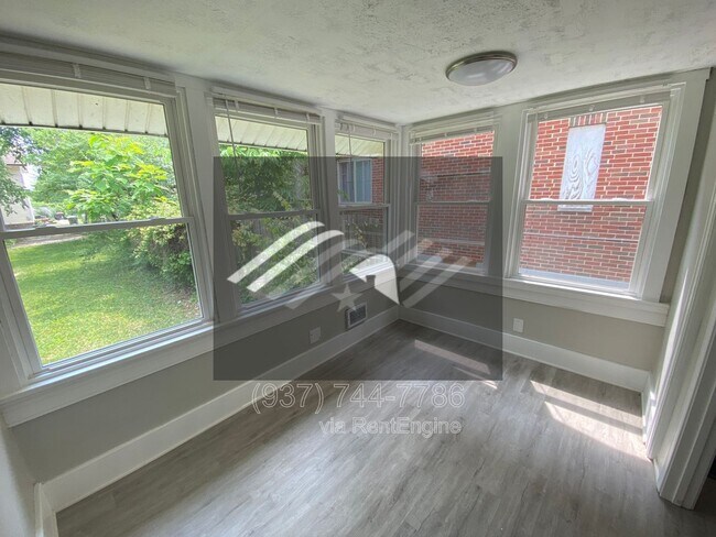 Building Photo - 1004 W Fairview Ave