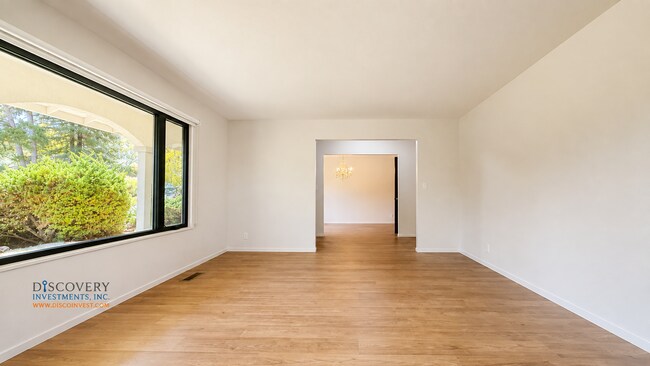 Building Photo - 130 Kell Ct