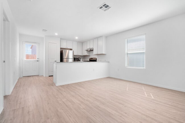 Building Photo - 10166 Asta Trl