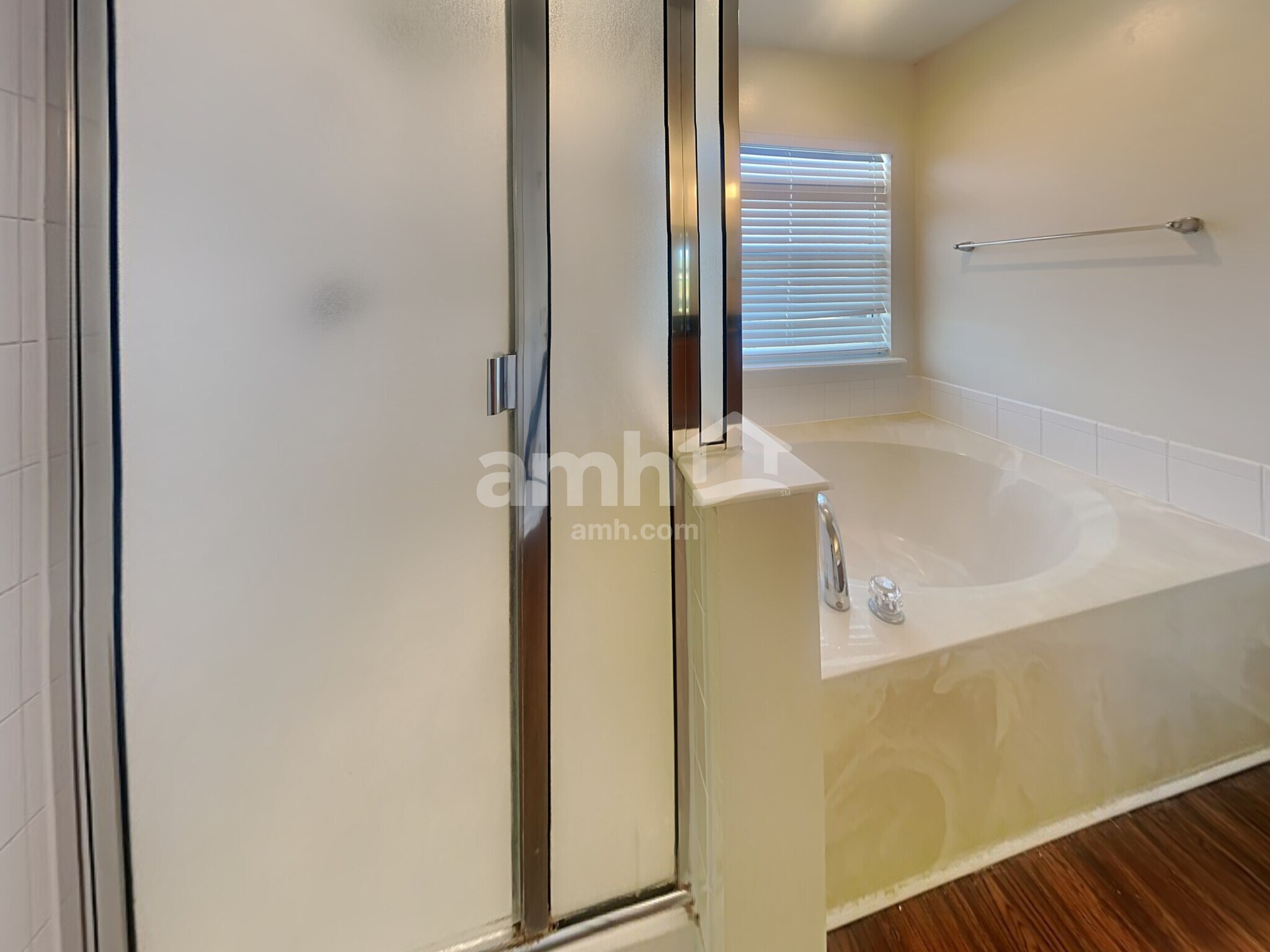 Building Photo - 75050 Ravenwood Dr