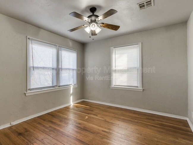 Building Photo - 10 SE Grand Blvd