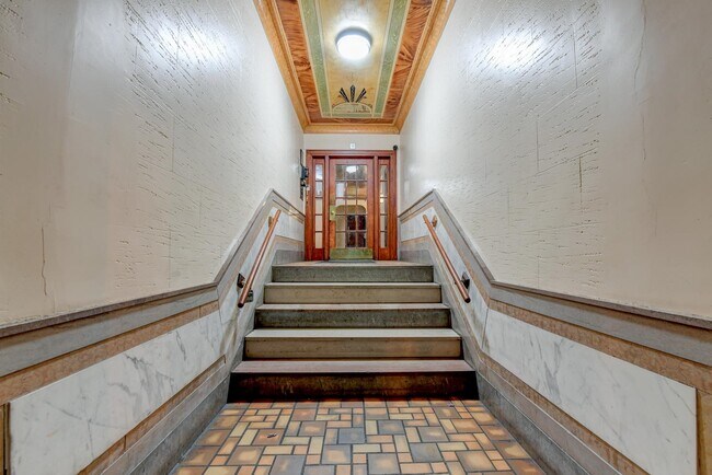 Building Photo - 901 Grand Ave