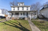 Building Photo - 121 7th Ave