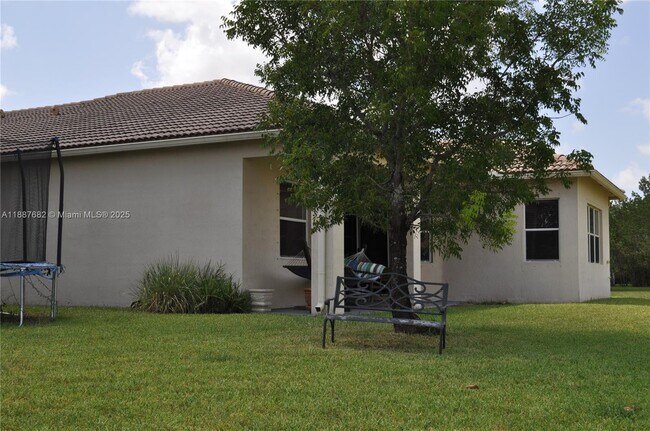 Building Photo - 4337 Laurel Pl