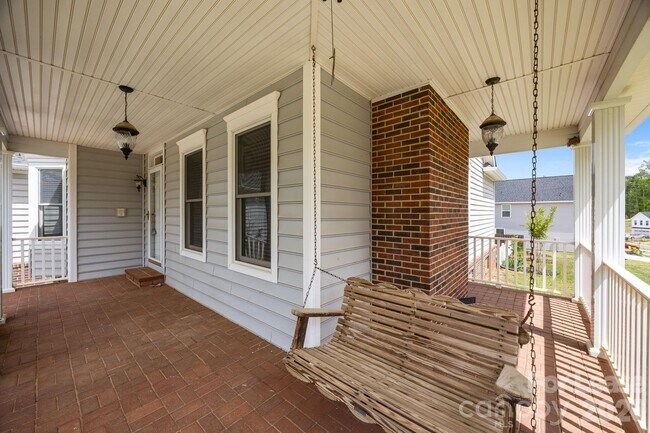 Building Photo - 5109 McCallum Mdws Dr