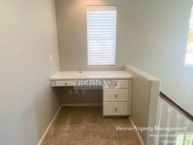 Building Photo - 131 Candela Cir