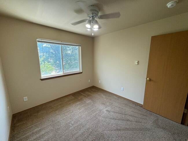 Building Photo - BONUS RENT SPECIAL! Backyard Oasis: 3 Bedroom 2 Bath House Available!