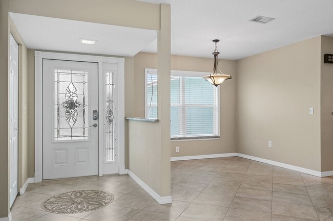 Building Photo - Perfect West Bradenton Location - 2 bedroom / 2 bathroom Home