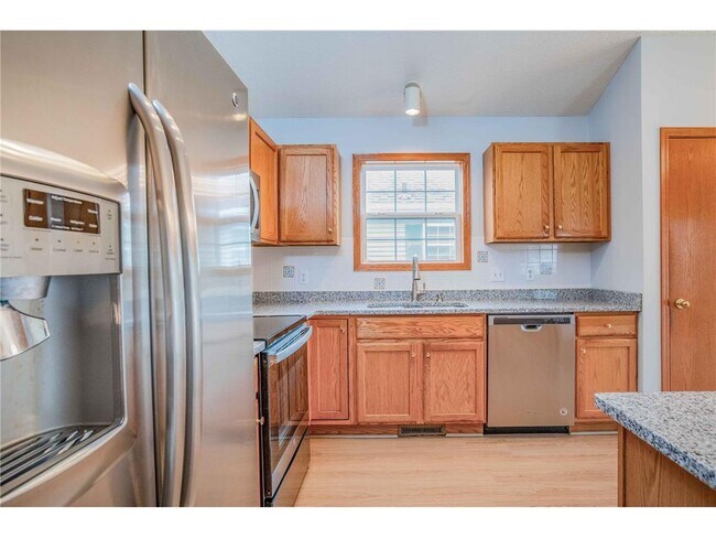 Building Photo - 916 Parkside Blvd