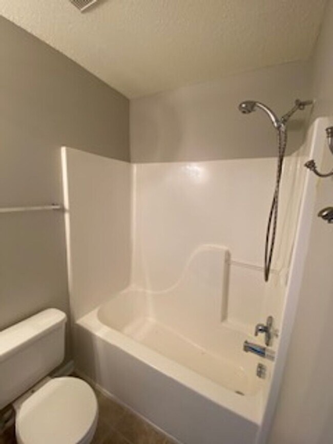 Building Photo - 3 Bedroom 2.5 Home in NE Columbia MOVE IN BY 1/31/26 RECEIVE $300 OFF FIRST MONTH'S RENT!!!!!!