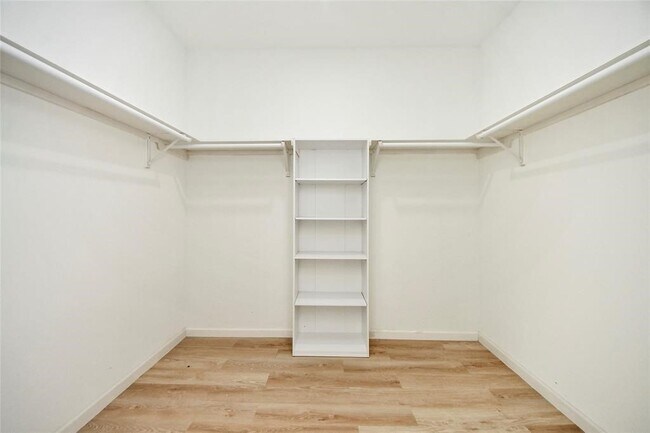 Building Photo - 600 Rd 5105