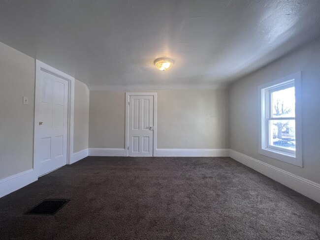 Building Photo - 1528 Bell Ave
