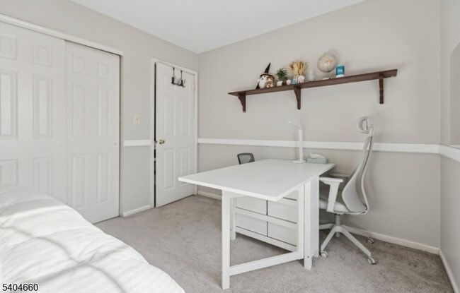 Building Photo - 360 Cotswold Pl