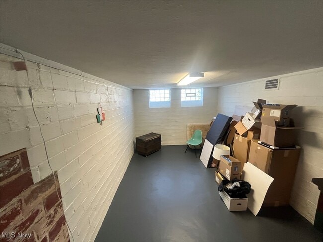 Building Photo - 15220 Rosemary Ave